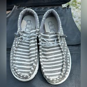 Hey dude men’s size 10